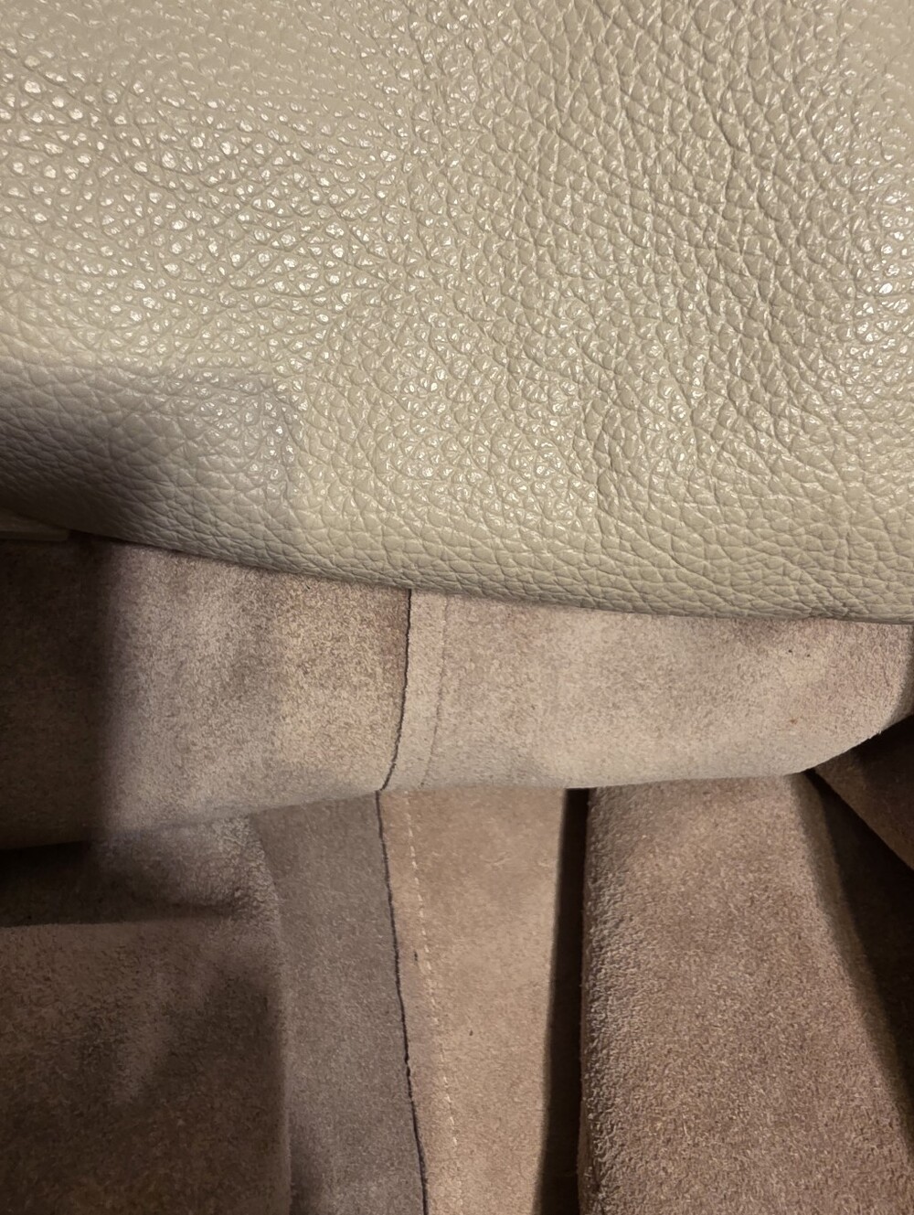 American Eagle Leather Tote Bag in Beige - Classic Everyday Carry - Picture 8 of 8